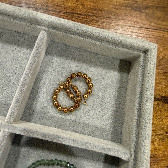 Mejuri Hoops - Picture 3 of 4